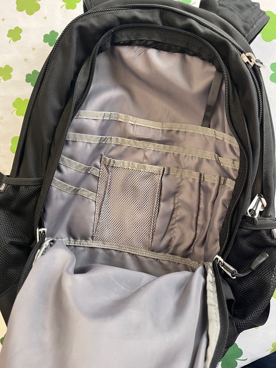 The North Face Black Jester Backpack - Men's Outdoor Pack - Picture 6 of 6